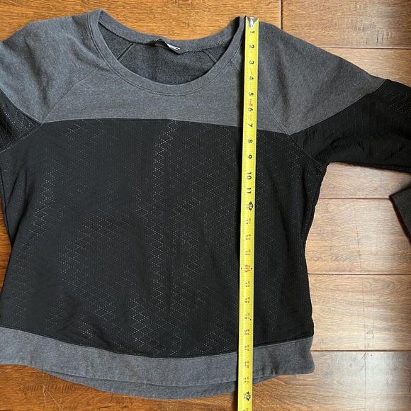 The North Face Recover Up Quilted Gray & Black Sweater Sweatshirt Size Large - Picture 8 of 11